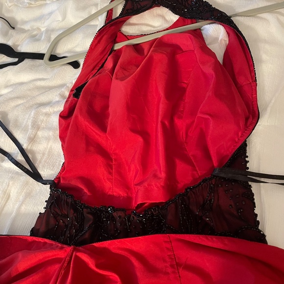 Luxury FLEUR de LEI RED SILK WITH BLACK BEADING BACK CUTOUT SLIT IN BACK - Picture 10 of 14